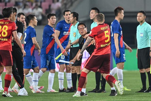 约基奇27+20+10穆雷压哨绝杀 掘金险胜湖人2-0
